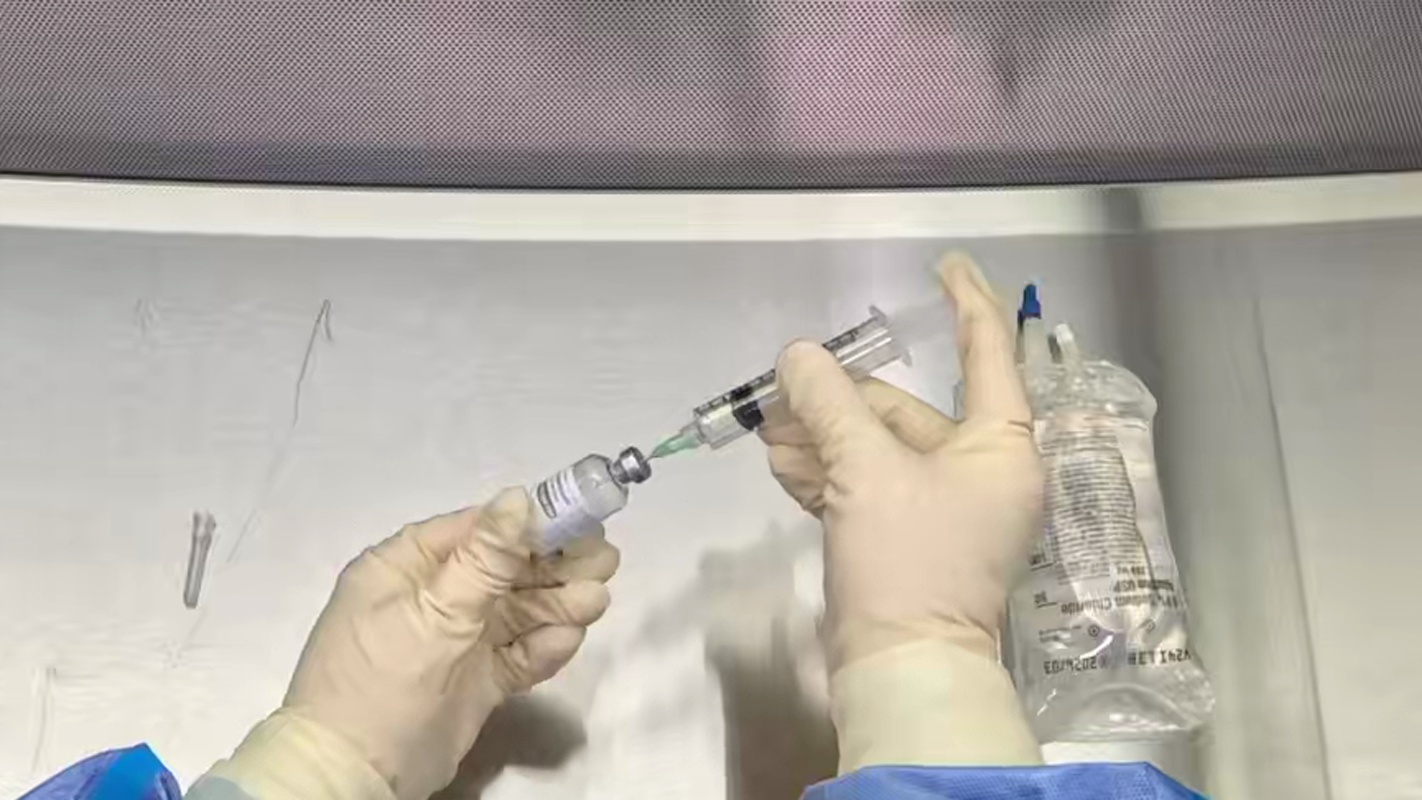 Center Diluent-emptied syringe