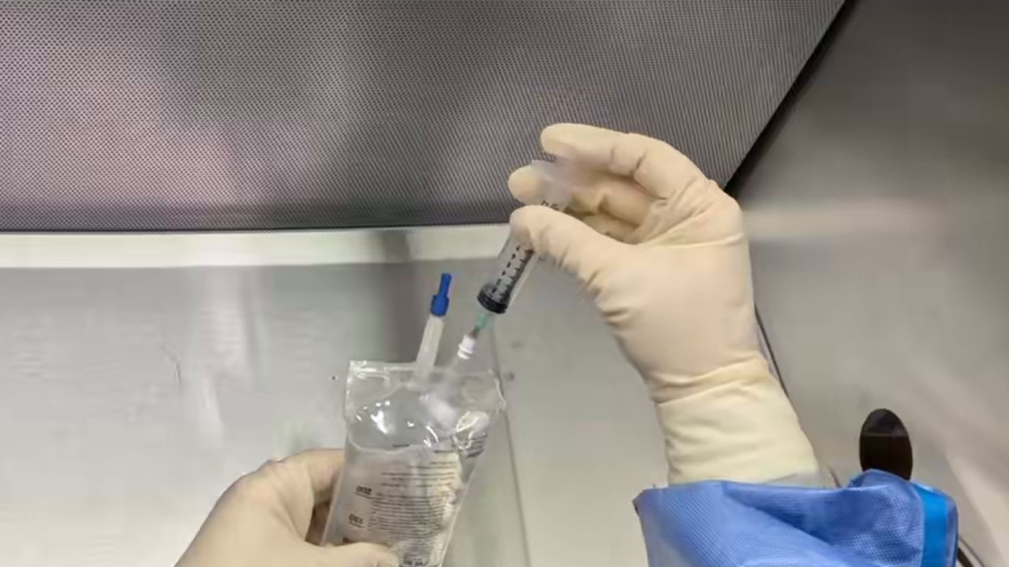 Center Drug-emptied syringe